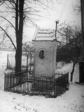 Kaplnka na konci dediny pri cintorne