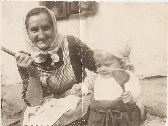 18: Mária Vaňová - Šupke so svojim vnúčíkom Bohuškom
